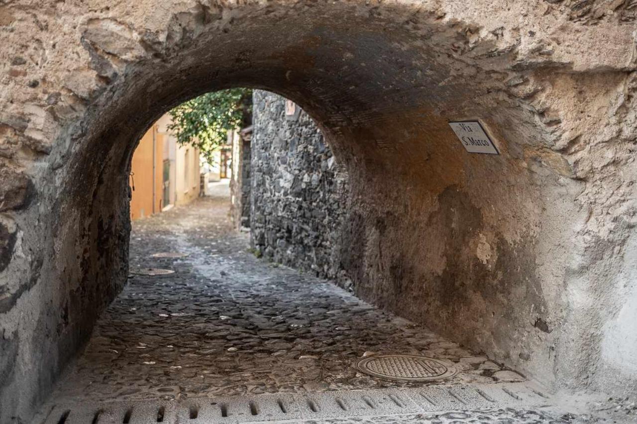Domo Orise Alloggio In Pieno Centro 오로세 외부 사진